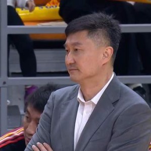 先输黑马又遭豪门双杀，就这还想夺冠？杜锋快下课吧，新帅或是他