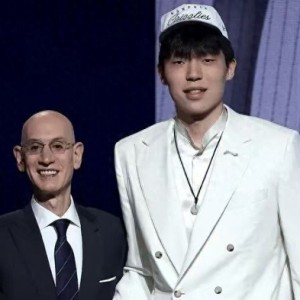 足球-杨瀚森新秀合同2140万，经纪人能拿多少佣金？网友：难以置信|里奇-保罗|NBA|中国篮球|杨翰森|波特兰开拓者队_新浪体育_新浪新闻