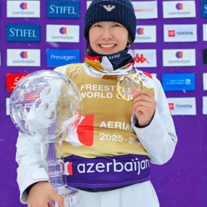 视频直播-七捧水晶球奖杯 徐梦桃续写空中技巧传奇|世界杯|中国体育报|王心迪|自由式滑雪|自由式滑雪空中技巧_新浪体育_新浪新闻