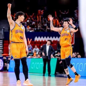 CBA积分榜最新排名！上海14连胜稳居第一，广东复仇江苏杀回前三